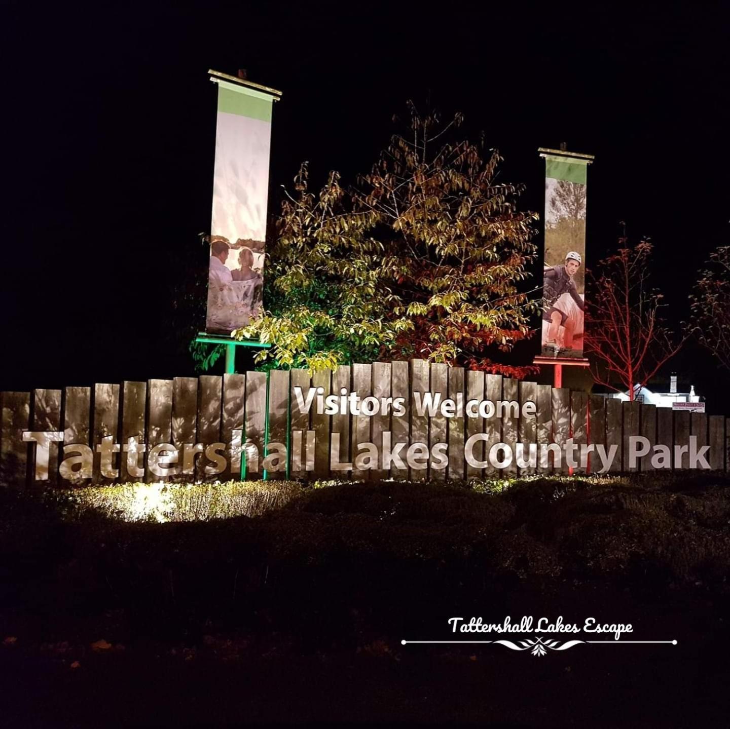 Meridian Tattershall Lakes Escape - Lakeside Lodge Caravan With A Fishing Peg Luxury Hot Tub Екстериор снимка