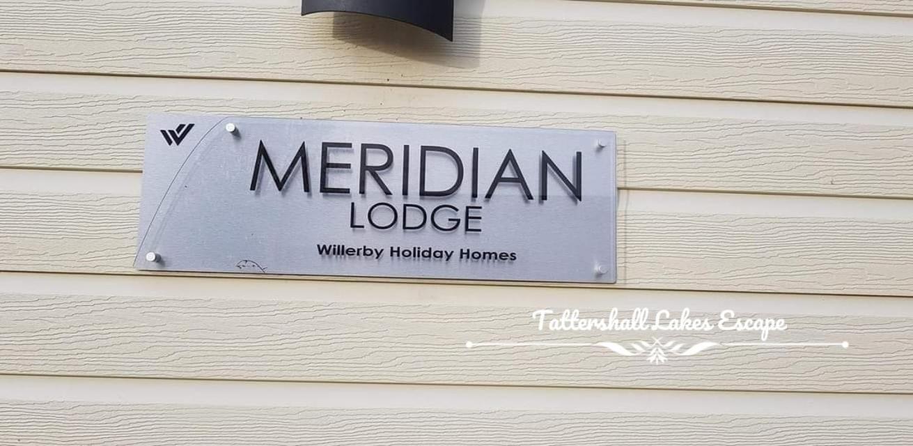 Meridian Tattershall Lakes Escape - Lakeside Lodge Caravan With A Fishing Peg Luxury Hot Tub Екстериор снимка