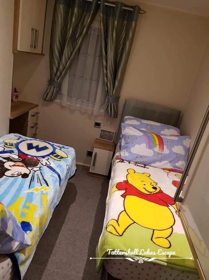 Meridian Tattershall Lakes Escape - Lakeside Lodge Caravan With A Fishing Peg Luxury Hot Tub Екстериор снимка