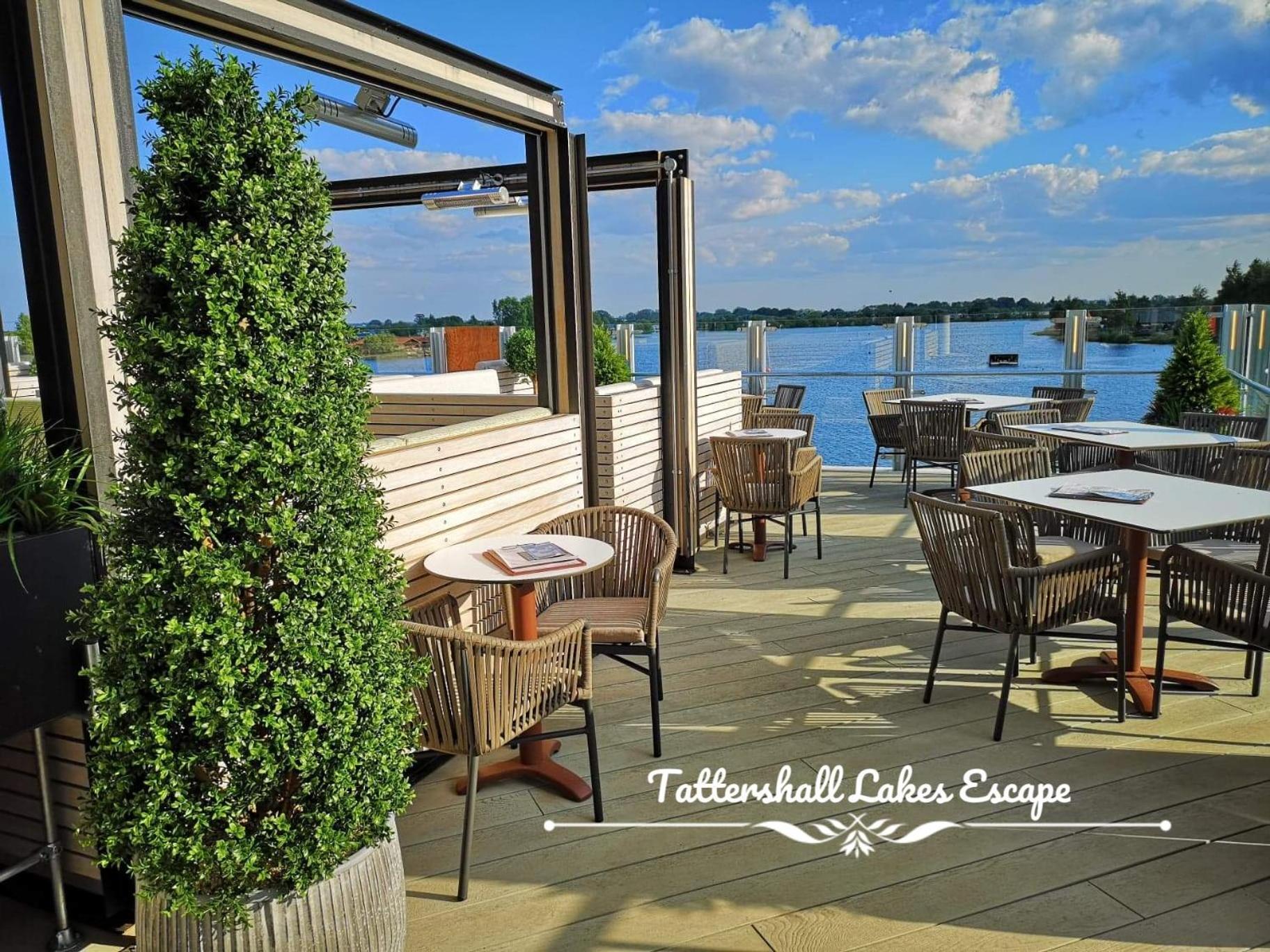 Meridian Tattershall Lakes Escape - Lakeside Lodge Caravan With A Fishing Peg Luxury Hot Tub Екстериор снимка