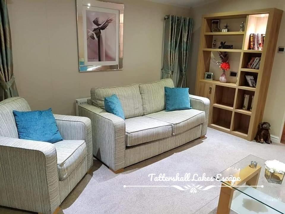 Meridian Tattershall Lakes Escape - Lakeside Lodge Caravan With A Fishing Peg Luxury Hot Tub Екстериор снимка