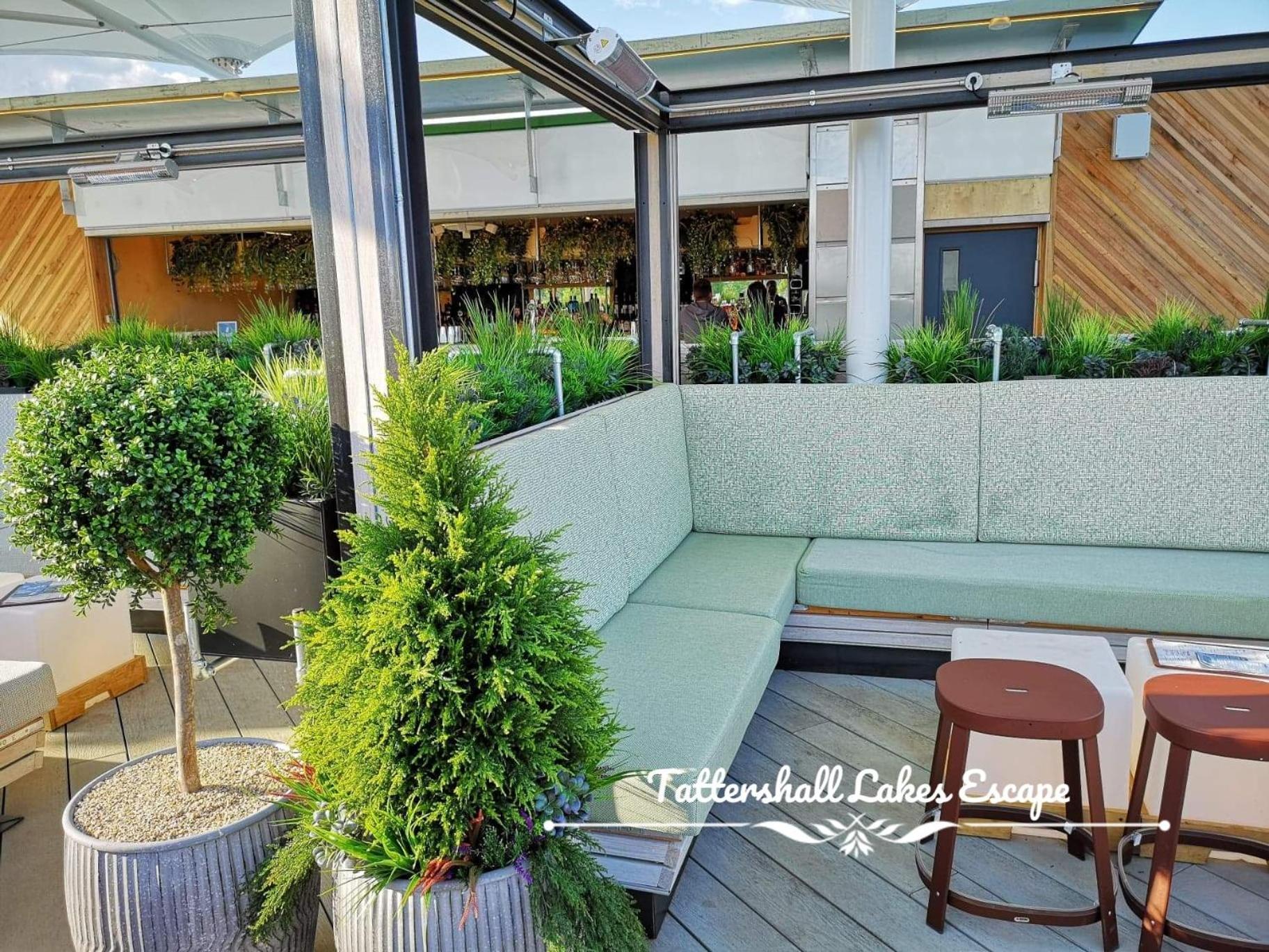 Meridian Tattershall Lakes Escape - Lakeside Lodge Caravan With A Fishing Peg Luxury Hot Tub Екстериор снимка