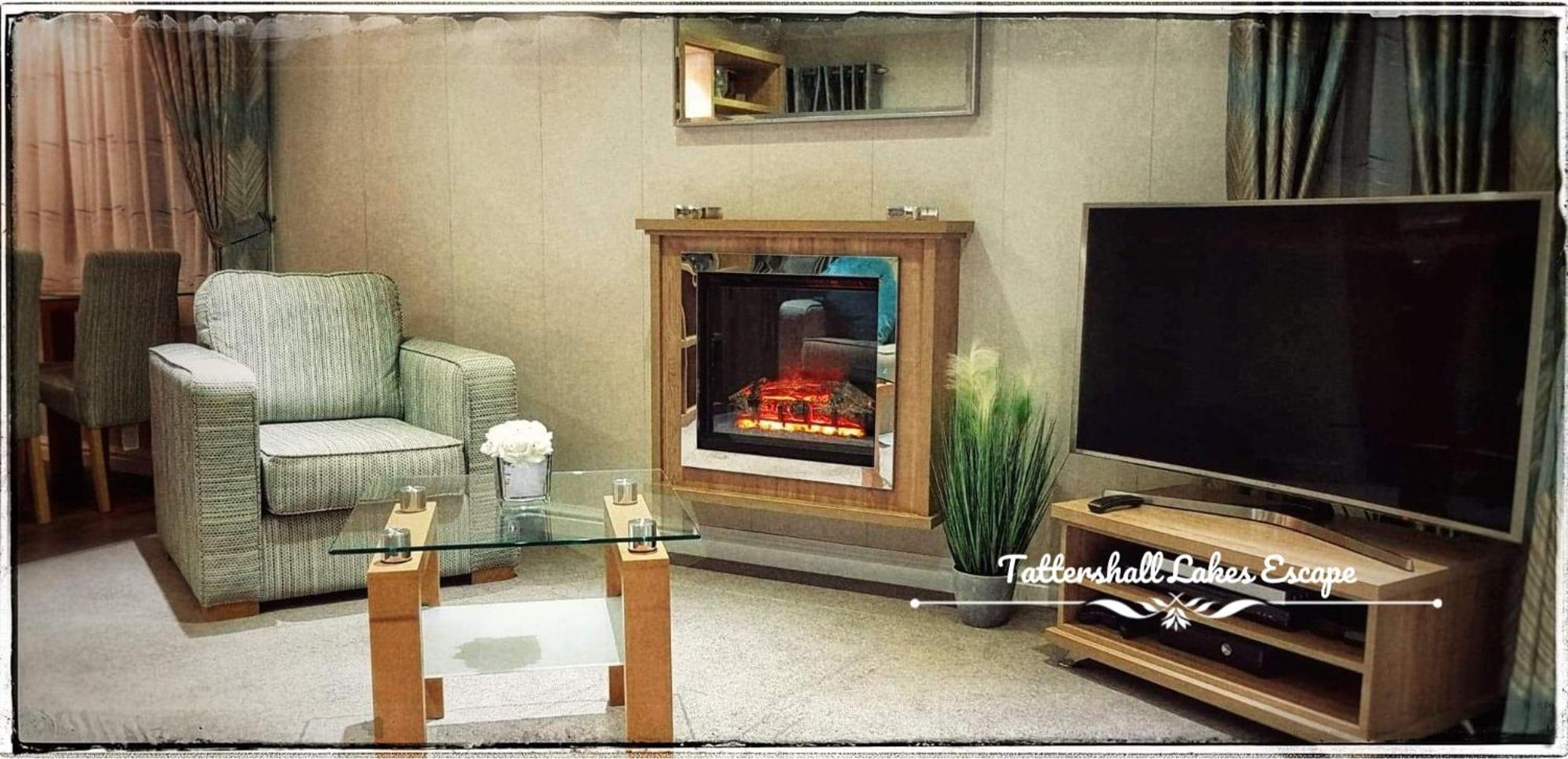 Meridian Tattershall Lakes Escape - Lakeside Lodge Caravan With A Fishing Peg Luxury Hot Tub Екстериор снимка