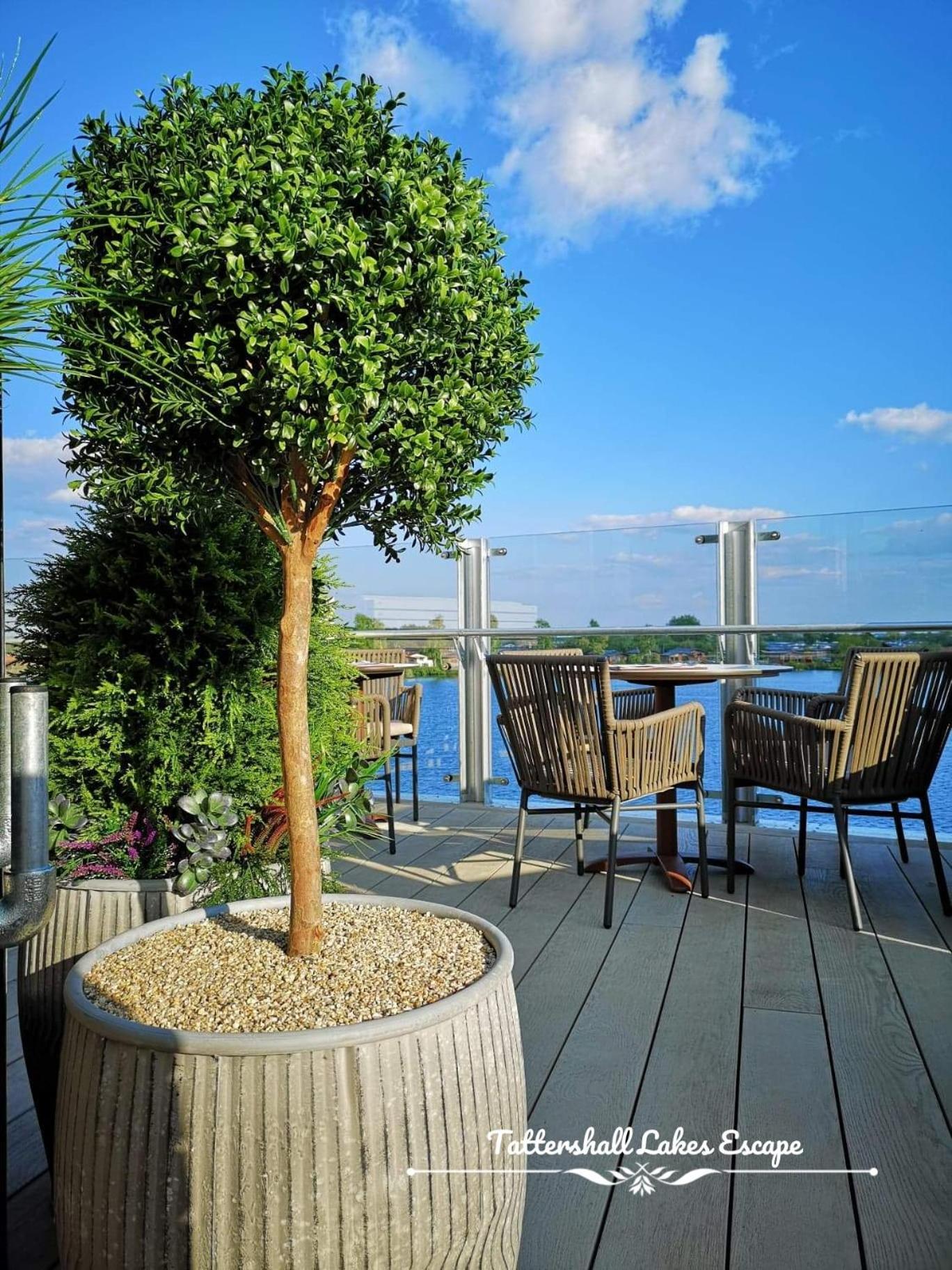 Meridian Tattershall Lakes Escape - Lakeside Lodge Caravan With A Fishing Peg Luxury Hot Tub Екстериор снимка